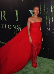 jada-pinkett-smith-at-the-matrix-resurrections-premiere-screening-at-castro-theatre-in-san-francisco-12-18-2021-1.jpg