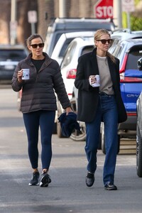 jennifer-garner-out-for-morning-walk-with-a-friend-in-pacific-palisades-12-04-2023-3.jpg
