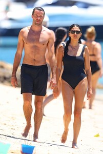 jessica-gomes-at-chinamans-beach-in-sydney-01-13-2024-6.jpg