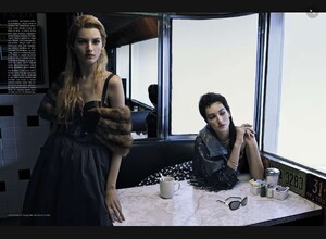 josephine-le-tutour-valery-kaufman-emma-summerton-vogue-italia-april-2015-4.thumb.jpg.c9eb6d2de69a046ef7f4e50128133a1b.jpg