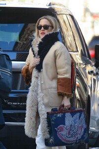 kate-hudson-out-and-about-in-new-york-01-05-2024-3.jpg