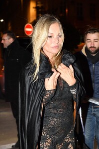 kate-moss-celebrates-her-50th-birthday-in-paris-01-16-2024-2.jpg