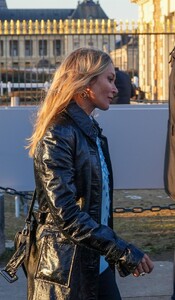 kate-moss-leaves-dior-fashion-show-in-paris-01-19-2024-1.jpg