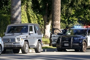 kendall-jenner-and-hailey-rhode-bieber-get-pulled-over-by-the-police-in-beverly-hills-01-09-2024-5.jpg