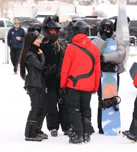 kendall-jenner-kim-and-khloe-kardashian-buttermilk-mountain-in-aspen-01-19-2024-6.jpg