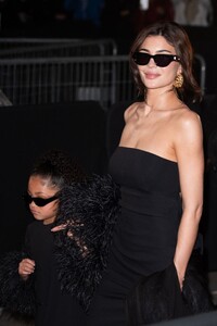 kylie-jenner-valentino-haute-couture-show-in-paris-01-24-2024-5.jpg