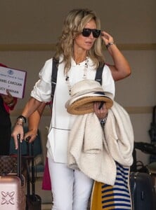 lady-victoria-hervey-arrives-in-barbados-12-25-2023-6.jpg