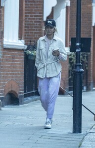 lady-victoria-hervey-out-with-her-dog-in-chelsea-08-07-2023-4.jpg