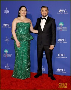 leonardo-dicaprio-lily-gladstone-palm-springs-awards-14.thumb.jpg.de8179674542785bdd560596dff1022f.jpg