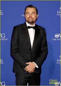 leonardo-dicaprio-lily-gladstone-palm-springs-awards-21.thumb.jpg.49062985551b6a4b138f883f0736832b.jpg