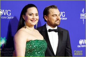 leonardo-dicaprio-lily-gladstone-palm-springs-awards-25.thumb.jpg.c2b33111fe1c96e053e514afcc555d67.jpg