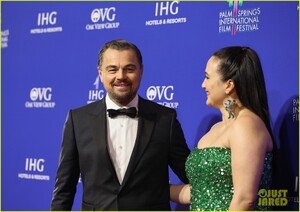 leonardo-dicaprio-lily-gladstone-palm-springs-awards-27.thumb.jpg.79d1a83ab1787c5e0c427c5a8f16f5fe.jpg