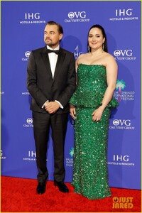 leonardo-dicaprio-lily-gladstone-palm-springs-awards-38.thumb.jpg.7bb8955bdd038e4ac65e5f7609d84e68.jpg