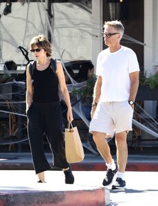 lisa-rinna-and-harry-hamlin-at-sweet-butter-kitchen-in-sherman-oaks-10-15-2023-1.jpg