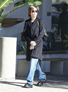 lisa-rinna-in-casual-outfit-in-la-01-12-2024-1.jpg