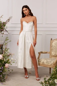 luciawhitebaroquefloral-3b.thumb.webp.45a644ffaef5fa510274a3b4f254d034.webp