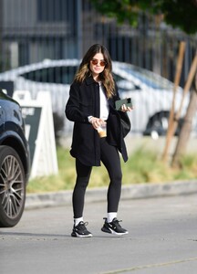 lucy-hale-running-errands-in-los-angeles-12-29-2023-0.jpg