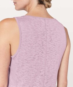 lululemon-breeze-through-twist-tank-rose-blush-026956-235719.jpg