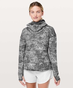 lululemon-forever-endeavour-long-sleeve-rush-jacquard-black-white-034682-245199.jpg