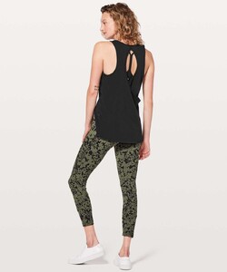 lululemon-hit-the-stride-tank-black-0001-233657.jpg