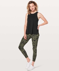 lululemon-hit-the-stride-tank-black-0001-233659.jpg