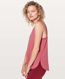 lululemon-hit-the-stride-tank-cherry-dust-033298-233668.jpg