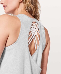 lululemon-hit-the-stride-tank-heathered-core-ultra-light-grey-032493-234764.jpg