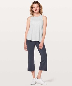 lululemon-hit-the-stride-tank-heathered-core-ultra-light-grey-032493-234765.jpg