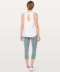 lululemon-hit-the-stride-tank-white-0002-233662.jpg