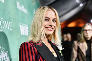 margot_28129~9.jpg