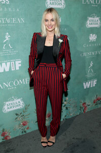margot_281629~8.jpg