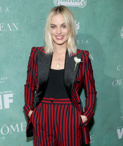 margot_281729~8.jpg
