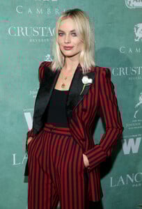 margot_281829~8.jpg
