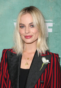 margot_28229~9.jpg