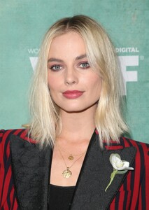 margot_282629~7.jpg