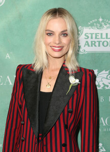 margot_282929~7.jpg
