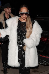mariah-carey-out-and-about-in-aspen-01-01-2024-0.jpg