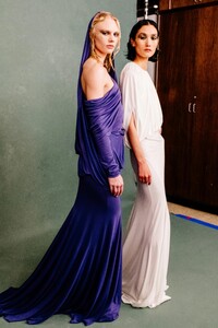 nyfw_f23_backstage_altuzarra_hunter_abrams_020.thumb.jpg.4517351cee7295feeb98118d1926b593.jpg