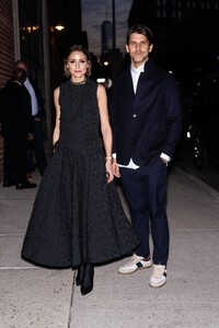 olivia-palermo-and-johannes-huebl-out-in-nyc-12-10-2023-0.jpg