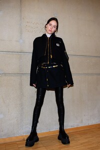 paris_mens_FW23_backstage_sacai_acielle_012.thumb.jpg.777c74df4f020281f33b3bd39967d014.jpg