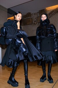 paris_mens_FW23_backstage_sacai_acielle_017.thumb.jpg.451c98f40129cdbcb8a5142ed9b8a160.jpg