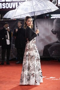 penelope-cruz-at-ferrari-premiere-at-odeon-luxe-leicester-square-in-london-12-04-2023-2.thumb.jpg.13995d9e10f15a478595b5651d6aecda.jpg