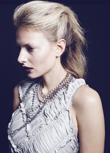 photographer-alexis-j-vail.thumb.jpg.4b88a12ad817d9ed82f81a7ea820174a.jpg