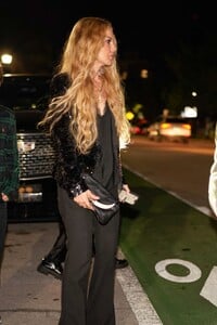 rachel-zoe-out-for-dinner-date-at-forte-dei-marmi-in-miami-beach-12-30-2023-4.jpg