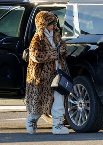 rihanna-and-asap-rocky-embark-on-a-flight-from-aspen-01-03-2024-0.jpg