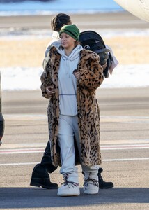 rihanna-and-asap-rocky-embark-on-a-flight-from-aspen-01-03-2024-1.jpg