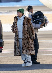 rihanna-and-asap-rocky-embark-on-a-flight-from-aspen-01-03-2024-5.jpg