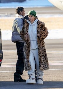 rihanna-and-asap-rocky-embark-on-a-flight-from-aspen-01-03-2024-6.jpg