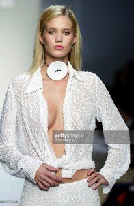 s01halston-6o.thumb.jpg.68116834366ddcbacaaa4cef5e7e0474.jpg