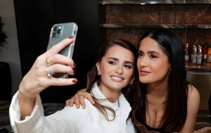 salma-hayek-at-luncheon-honoring-penelope-cruz-s-starring-role-in-ferrari-in-beverly-hills-12-14-2023-3.jpg